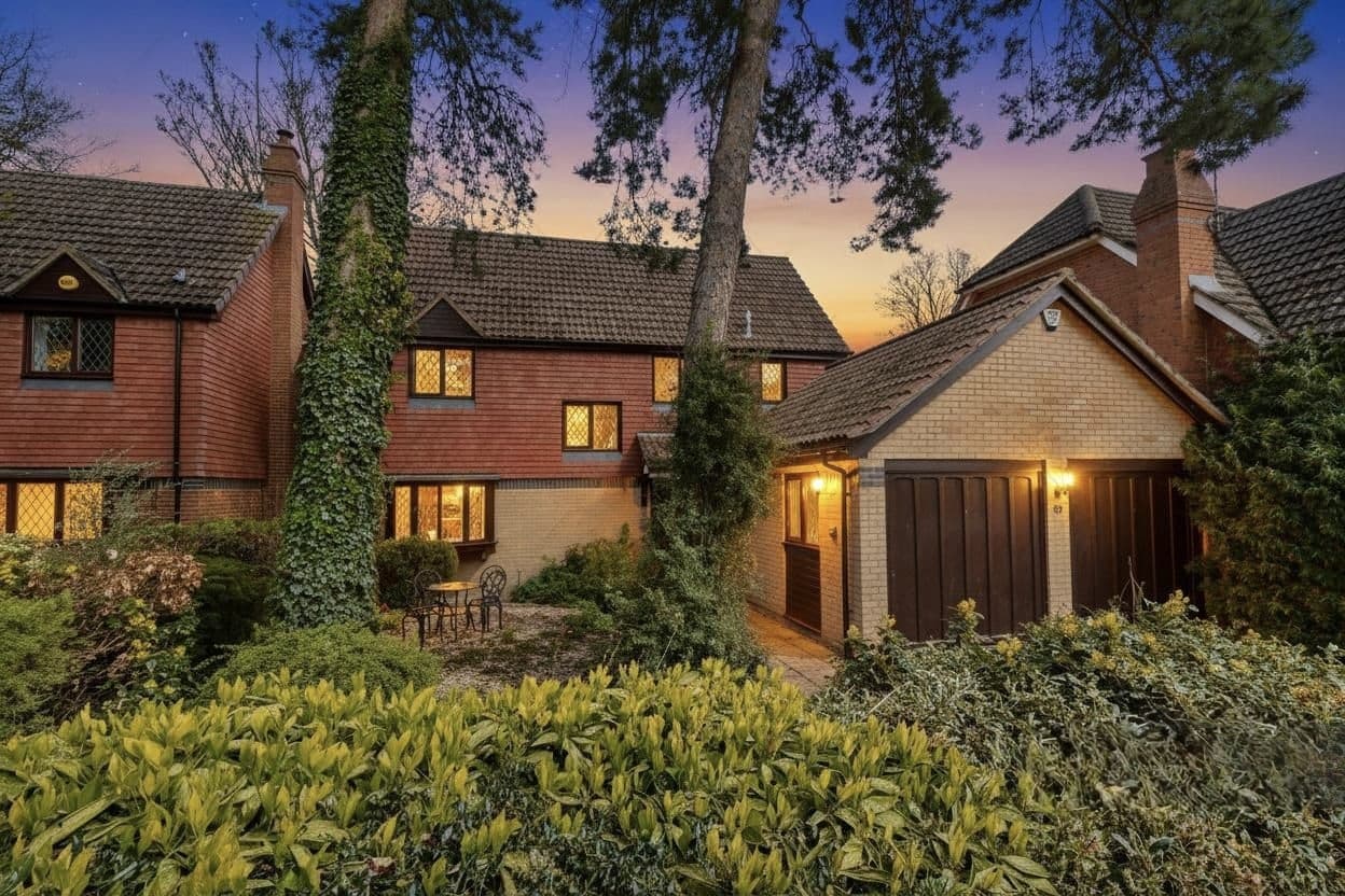 Manor Close, Brampton, PE28